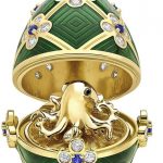 Un hombre presuntamente se tragó durante un robo un colgante inspirado en 007 y valuado en miles de dólares